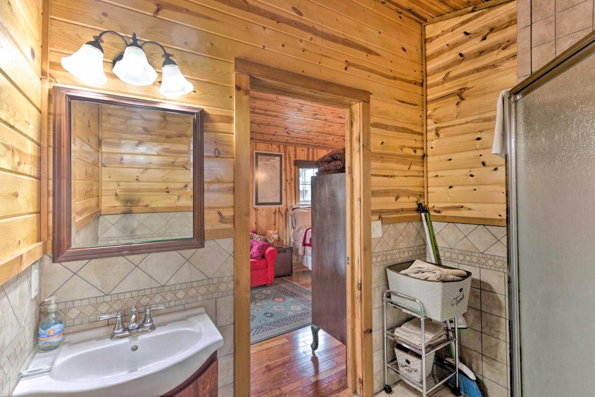 The Boat House Creekside Getaway In Hot Springs! Lejlighed Eksteriør billede